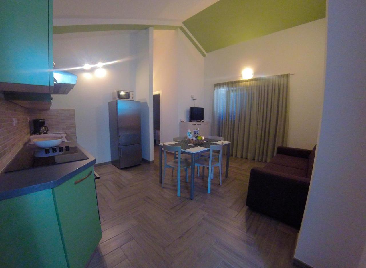 Wabi Sabi Resort & Apartments Brzac Luaran gambar